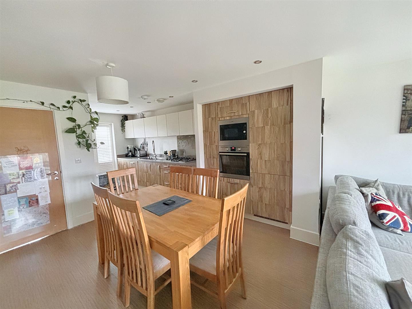 Property Details for Sunflower Lane, Polegate Town Property Estate